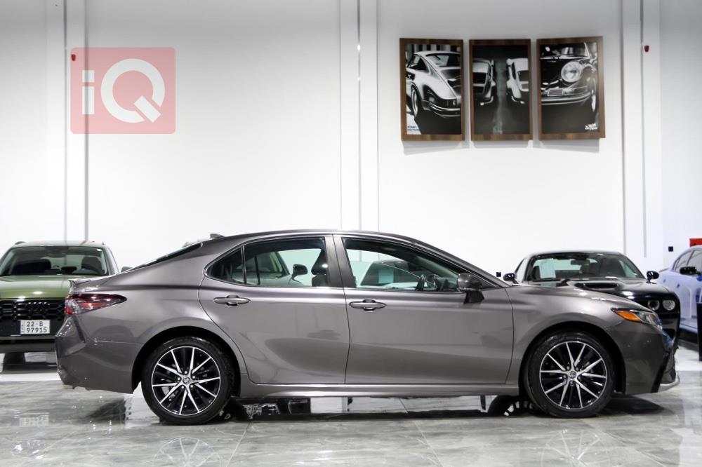 تۆیۆتا کامری